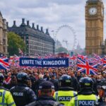सेंट्रल लंदन में ब्रिटेन प्रदर्शन 2026 के दौरान 'यूनिट द किंगडम' मार्च और पुलिस सुरक्षा